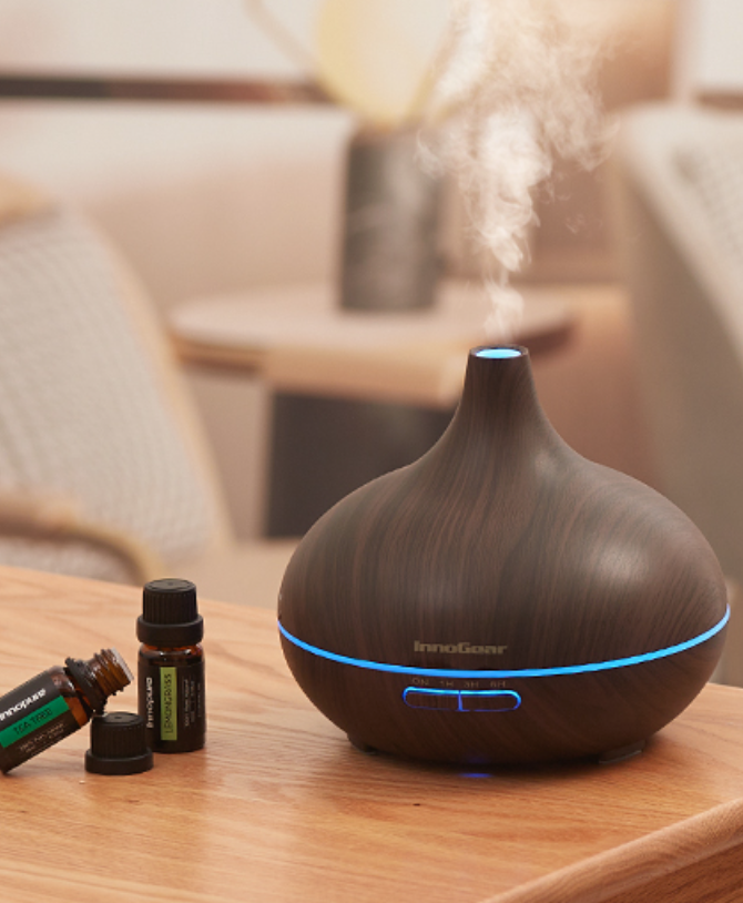 InnoGear Difusor de aromaterapia y juego de 2 aceites esenciales.